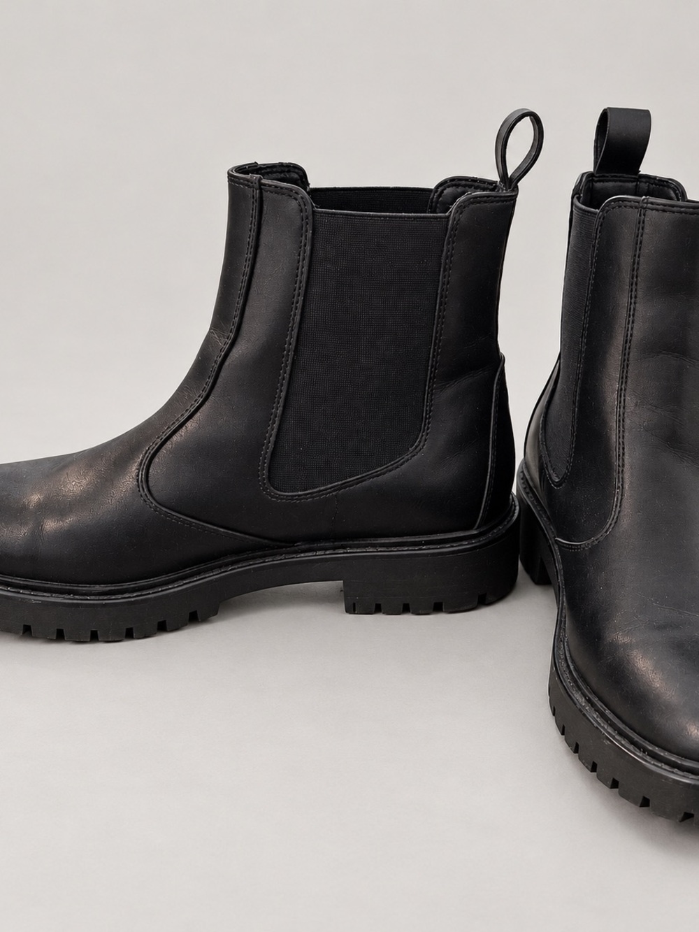GAP Black Women's Chelsea Lug Booties